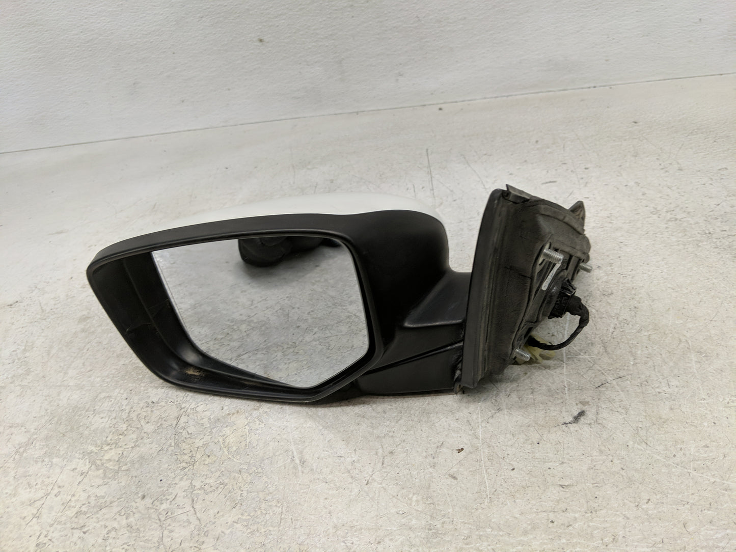 2013-2017 Honda Accord Driver Side View Mirror - Left Door Mirror OEM Used - Oemusedautoparts1.com
