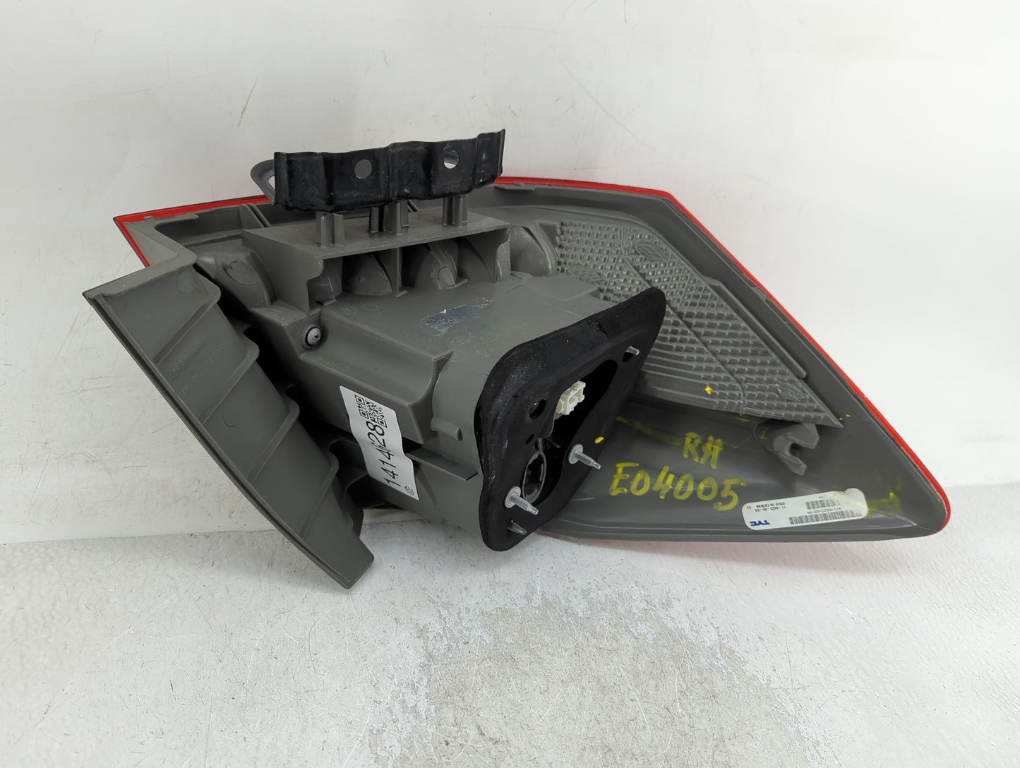 2013-2015 Honda Accord Tail Light Assembly Passenger Right OEM Fits Fits 2013 2014 2015 OEM Used Auto Parts - Oemusedautopar