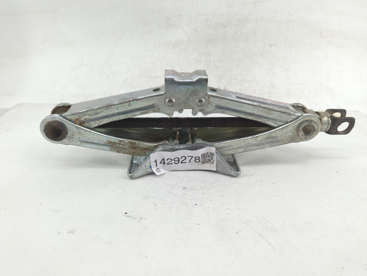 2013 Honda Accord Spare Scissor Car Jack 1429278 - Oemusedautoparts1.com