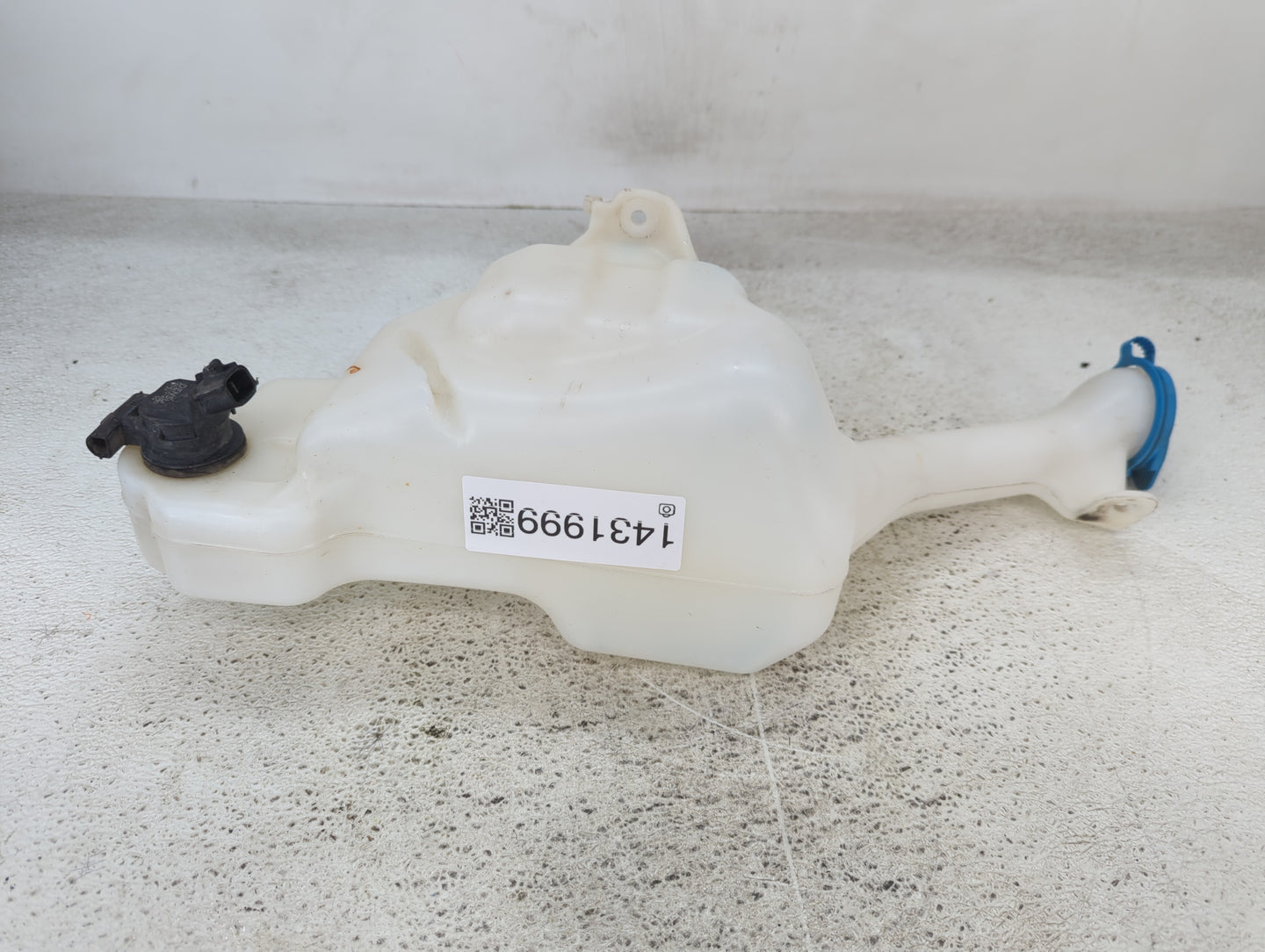 2013-2017 Honda Accord Windshield Washer Fluid Reservoir Bottle Oem - Oemusedautoparts1.com