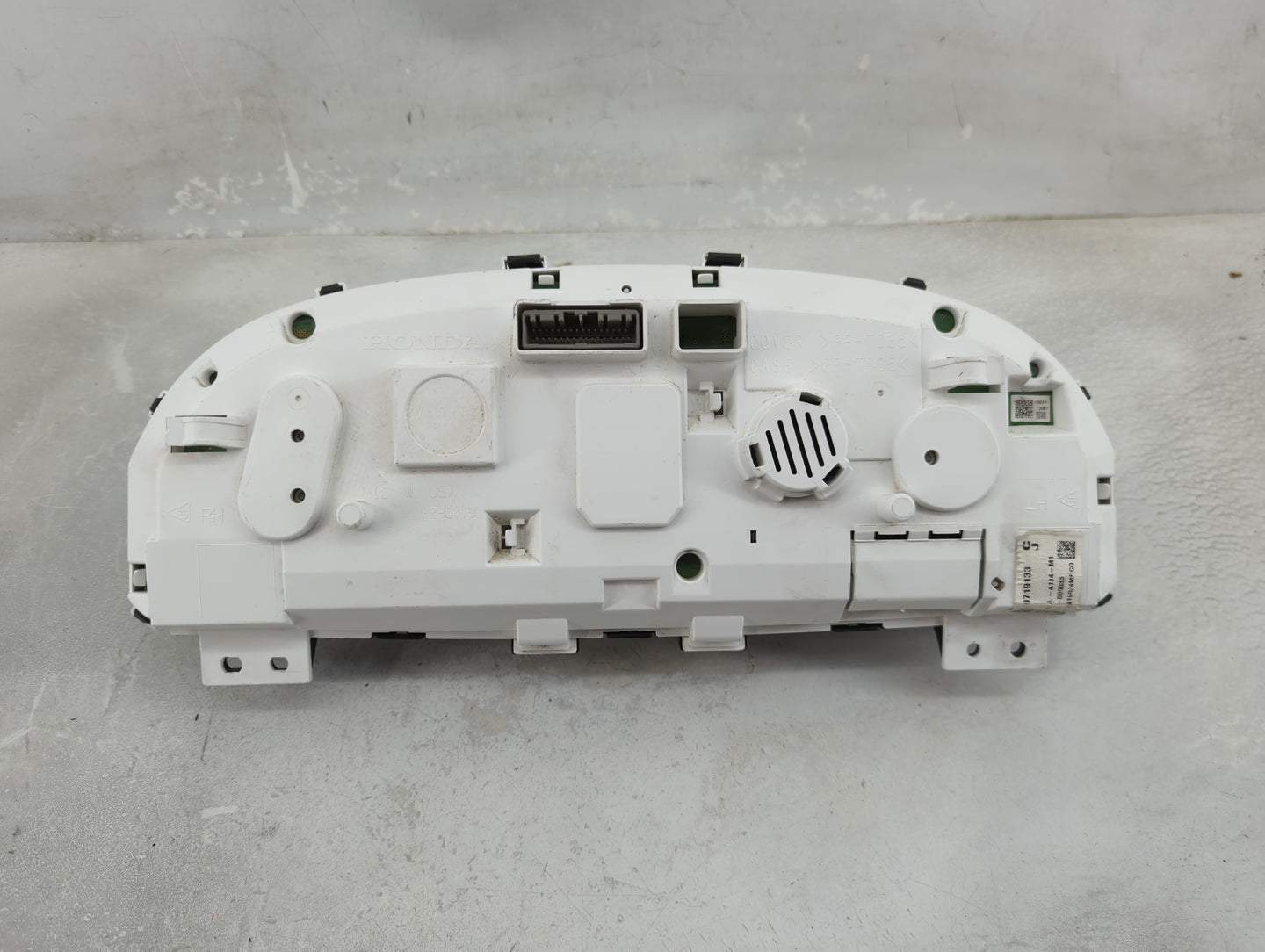 2013-2014 Honda Accord Instrument Cluster Speedometer Gauges Fits Fits 2013 2014 OEM Used Auto Parts - Oemusedautoparts1.com