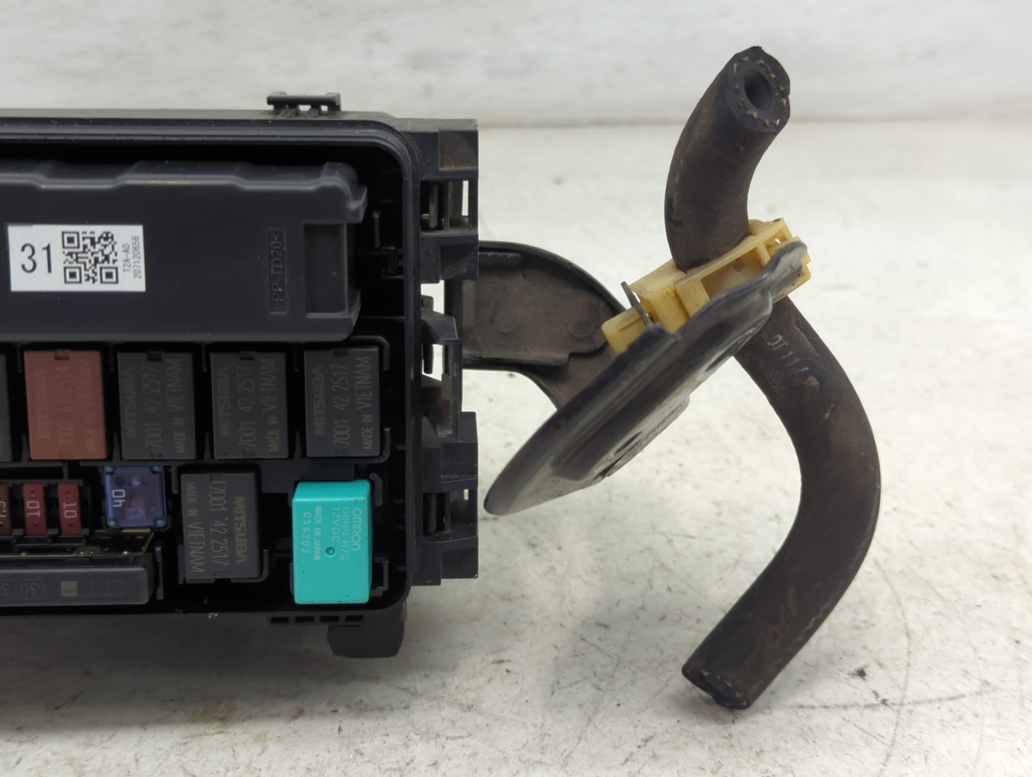 2013-2017 Honda Accord Fusebox Fuse Box Panel Relay Module P/N:CN4213FUS100 Fits Fits 2013 2014 2015 2016 2017 OEM Used Auto