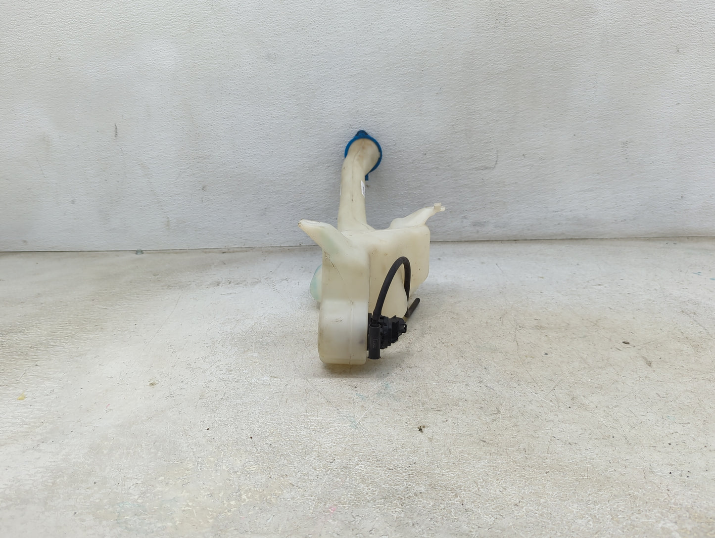 2013-2017 Honda Accord Windshield Washer Fluid Reservoir Bottle Oem 1473884 - Oemusedautoparts1.com