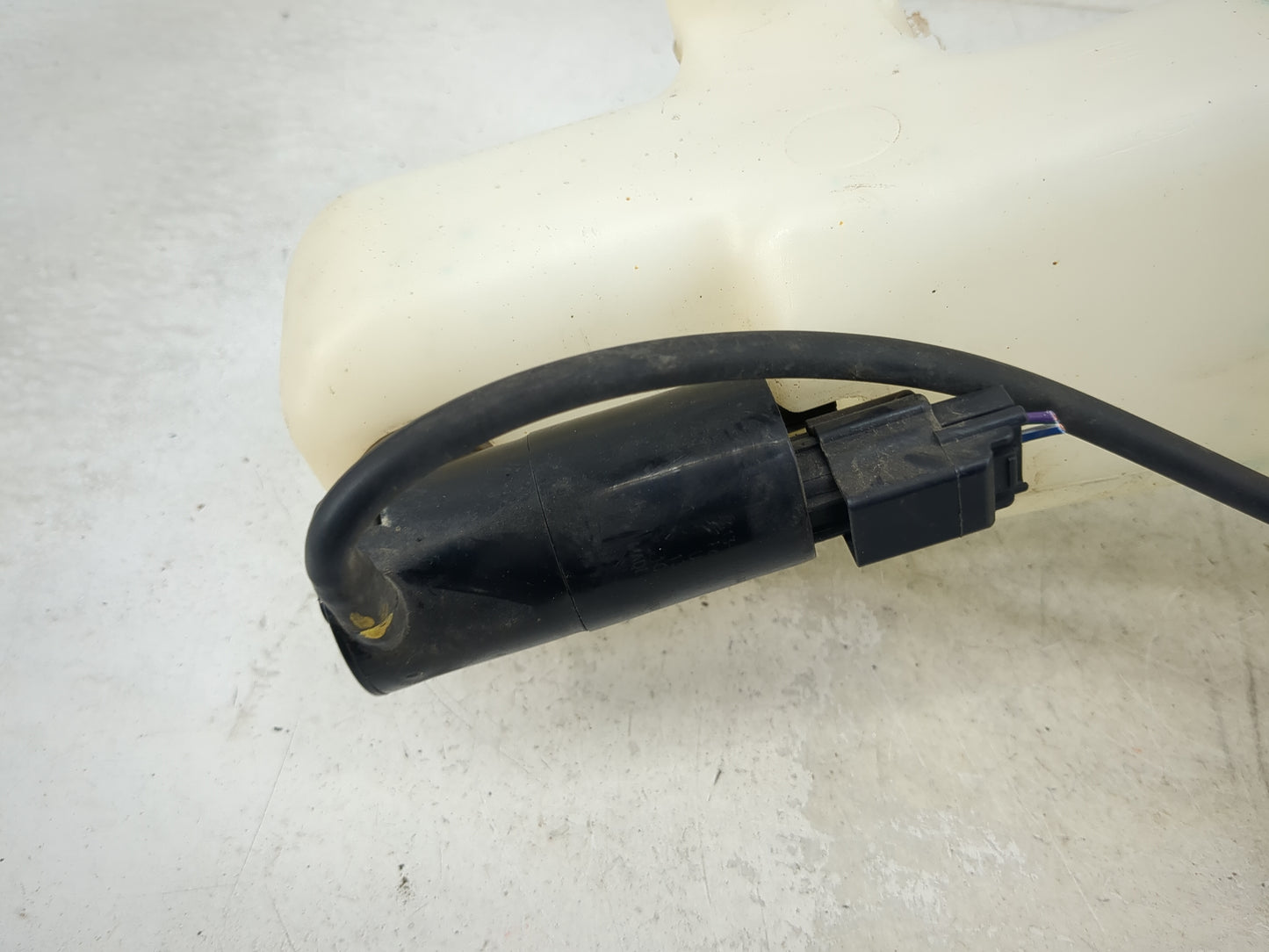 2013-2017 Honda Accord Windshield Washer Fluid Reservoir Bottle Oem 1473980 - Oemusedautoparts1.com