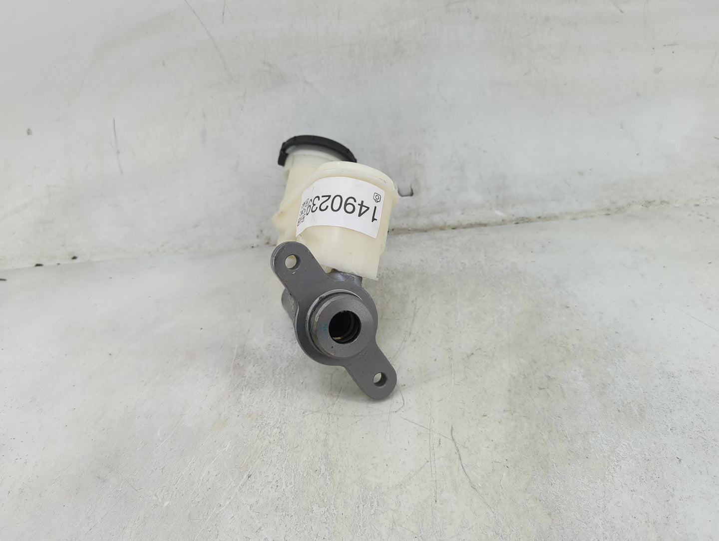 2013-2017 Honda Accord Brake Master Cylinder 1490239 - Oemusedautoparts1.com