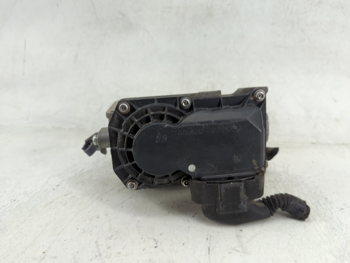 2013-2017 Honda Accord Throttle Body P/N:GMF5A Fits Fits 2013 2014 2015 2016 2017 2018 OEM Used Auto Parts - Oemusedautopart