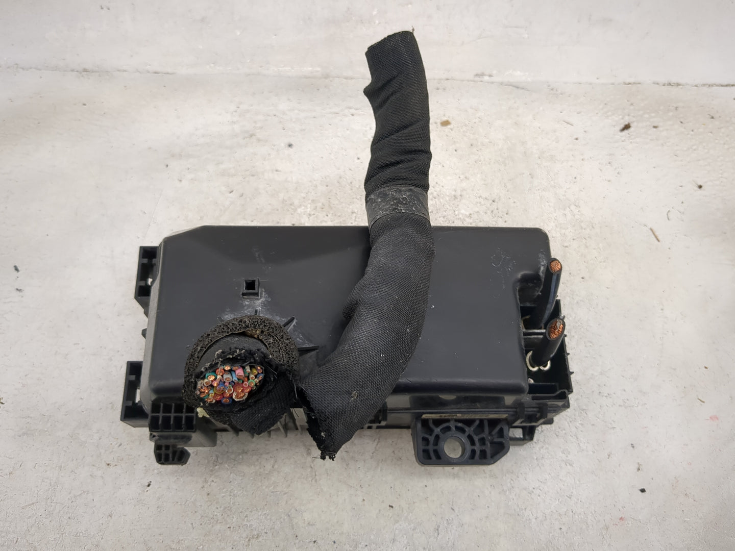 2013-2017 Honda Accord Fusebox Fuse Box Panel Relay Module P/N:03D142282 Fits Fits 2013 2014 2015 2016 2017 OEM Used Auto Pa