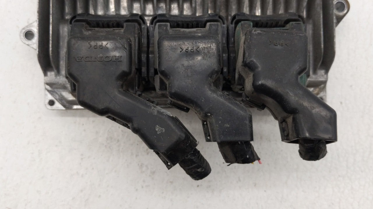 2013 Honda Accord PCM Engine Control Computer ECU ECM PCU OEM P/N:37820-5A2-A68 37820-5A2-A41 Fits OEM Used Auto Parts - Oem