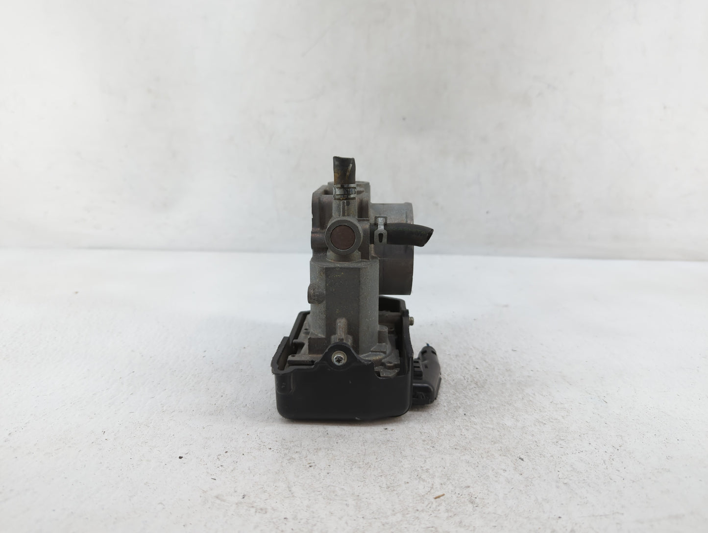 2013-2017 Honda Accord Throttle Body P/N:GMF4A Fits Fits 2013 2014 2015 2016 2017 2018 2019 2020 2021 2022 OEM Used Auto Par