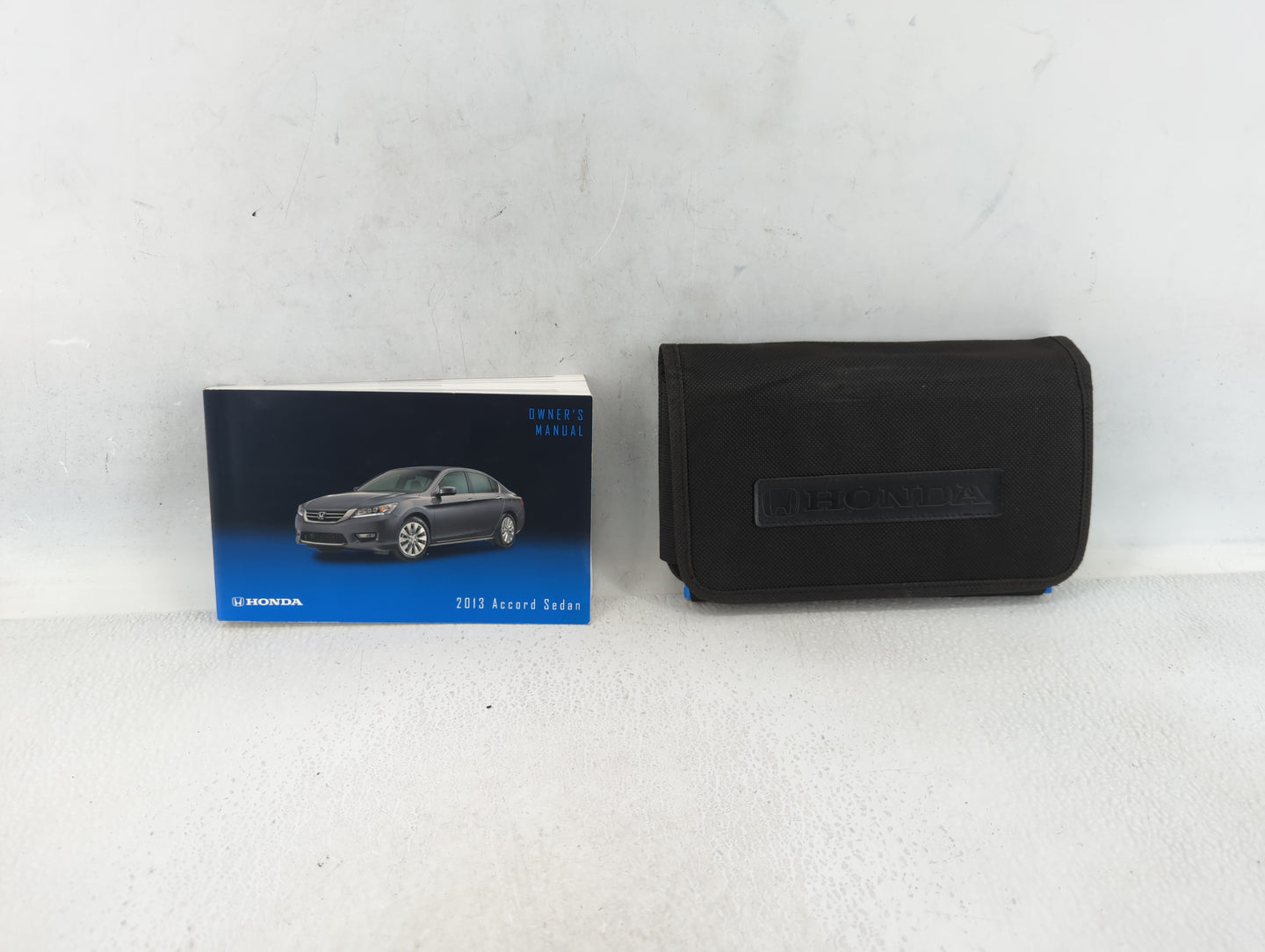 2013 Honda Accord Owners Manual Book Guide P/N:00X31-T2A-6001 OEM Used Auto Parts - Oemusedautoparts1.com