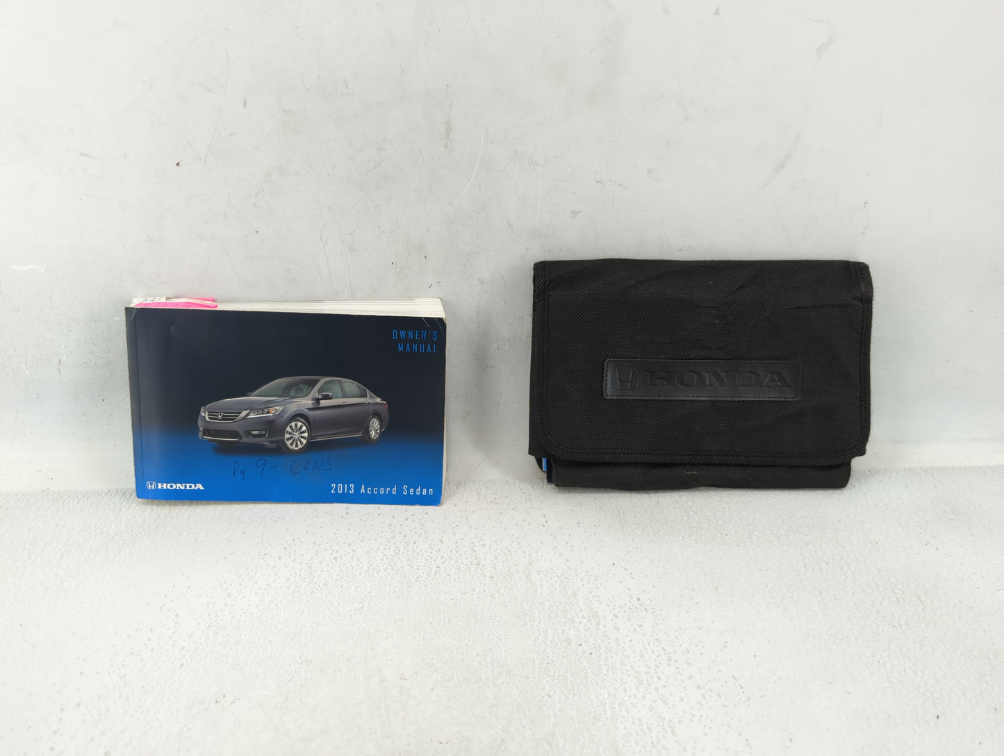 2013 Honda Accord Owners Manual Book Guide P/N:00X31-T2A-6001 OEM Used Auto Parts - Oemusedautoparts1.com