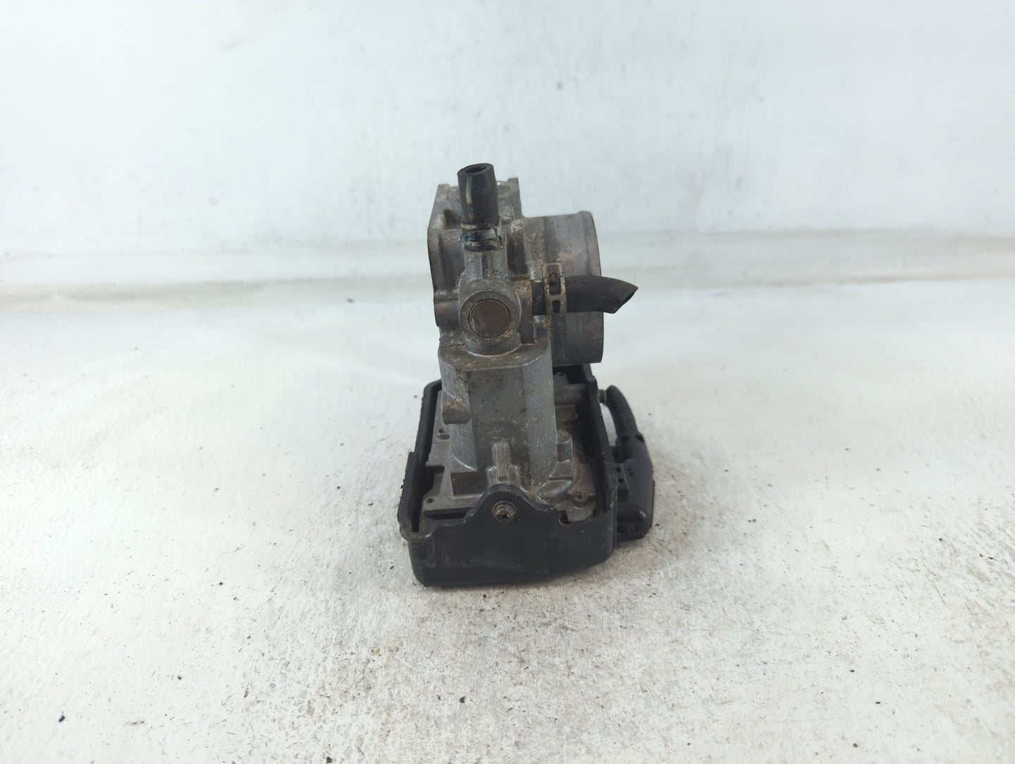 2013-2017 Honda Accord Throttle Body P/N:3MF4A Fits Fits 2013 2014 2015 2016 2017 2018 2019 2020 2021 2022 OEM Used Auto Par