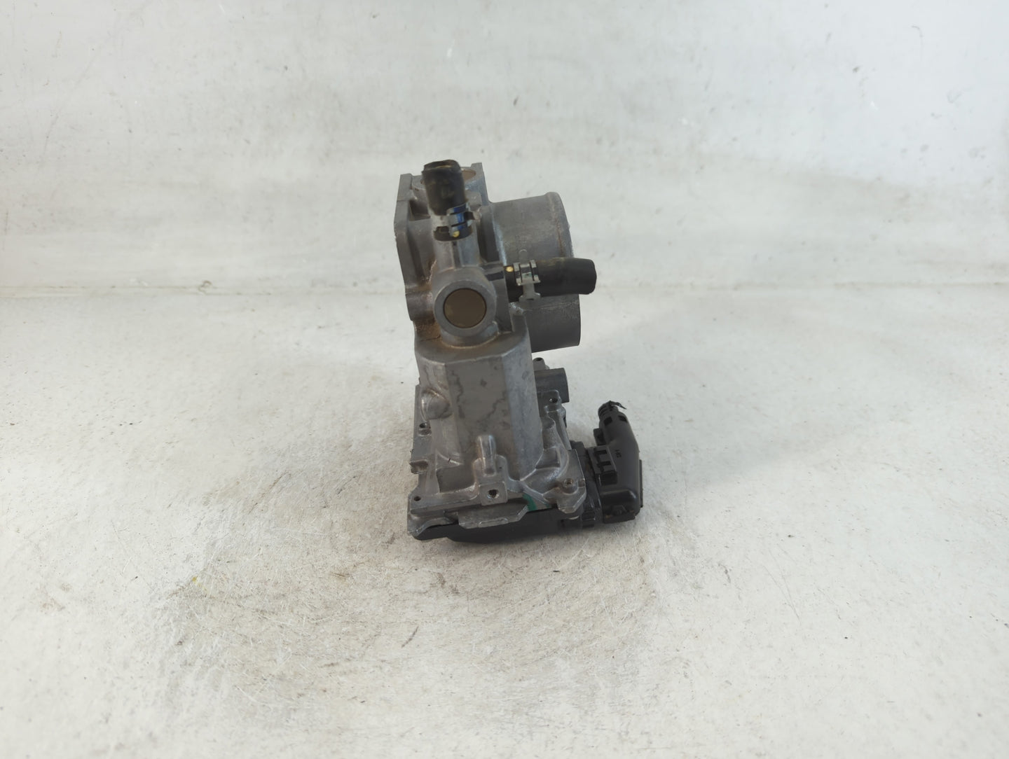 2013-2017 Honda Accord Throttle Body P/N:GMF4A Fits Fits 2013 2014 2015 2016 2017 2018 2019 2020 2021 2022 OEM Used Auto Par