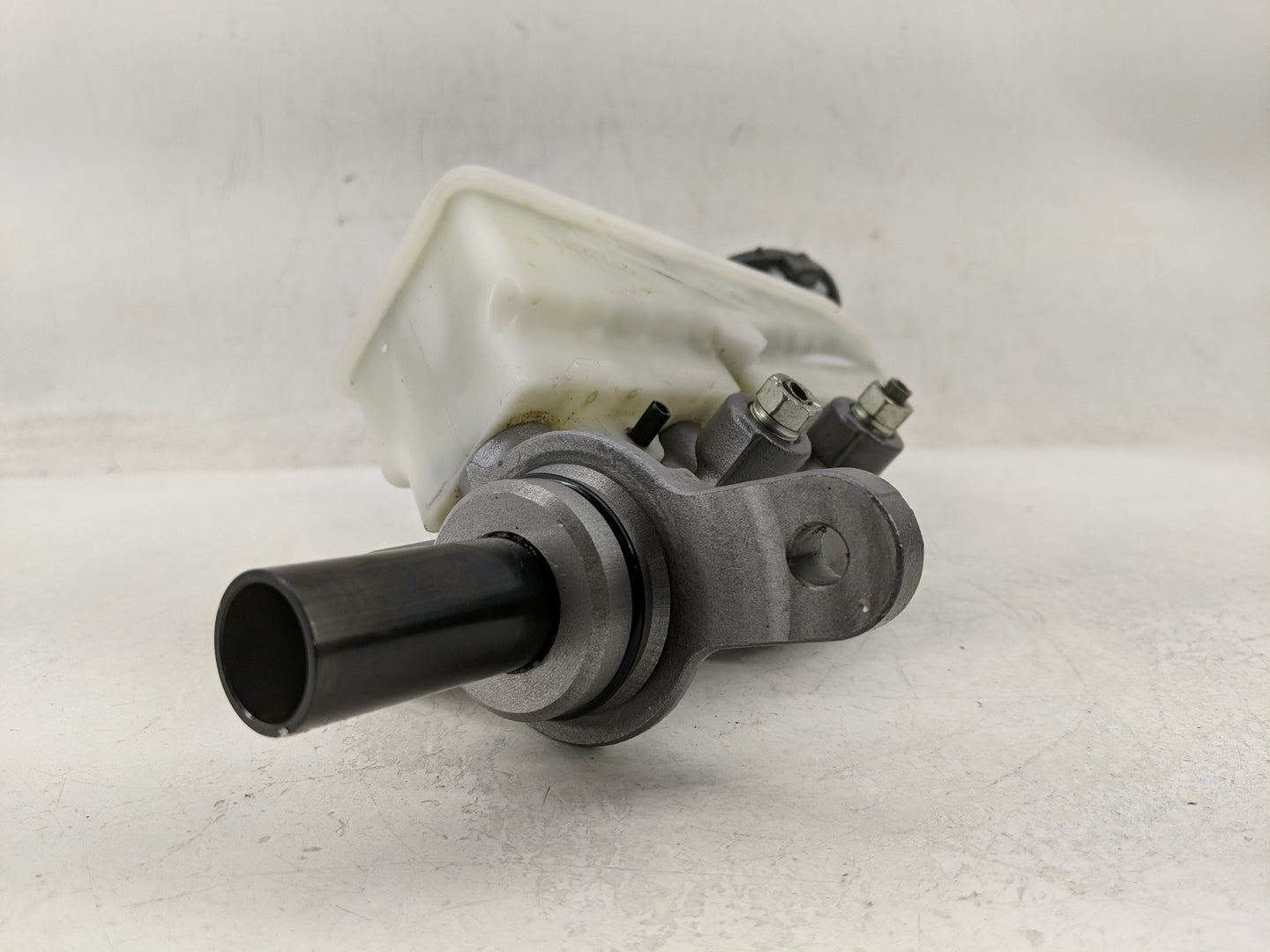 2016-2020 Honda Civic Brake Master Cylinder 1312766 - Oemusedautoparts1.com