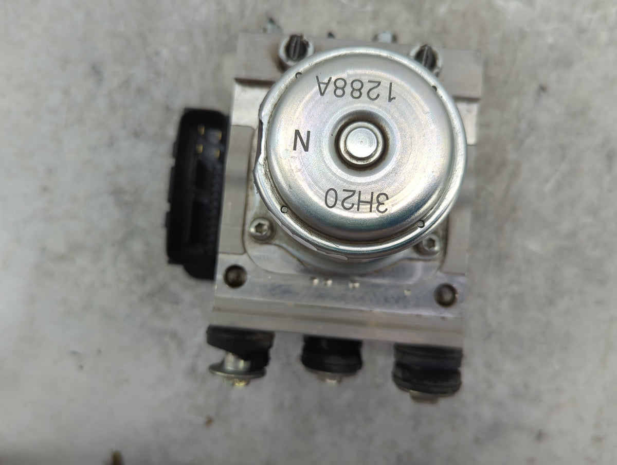 2013 Honda Civic ABS Pump Control Module Replacement P/N:3L16G-0288 TR2B1 Fits OEM Used Auto Parts - Oemusedautoparts1.com