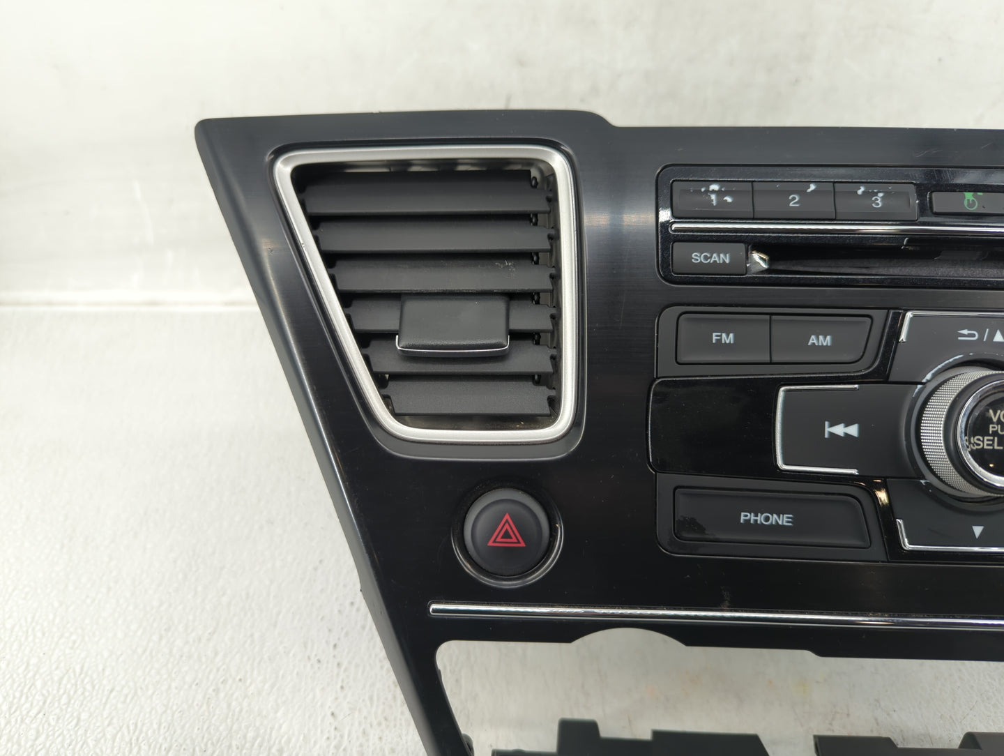 2013-2015 Honda Civic Am Fm Cd Player Radio Receiver - Oemusedautoparts1.com