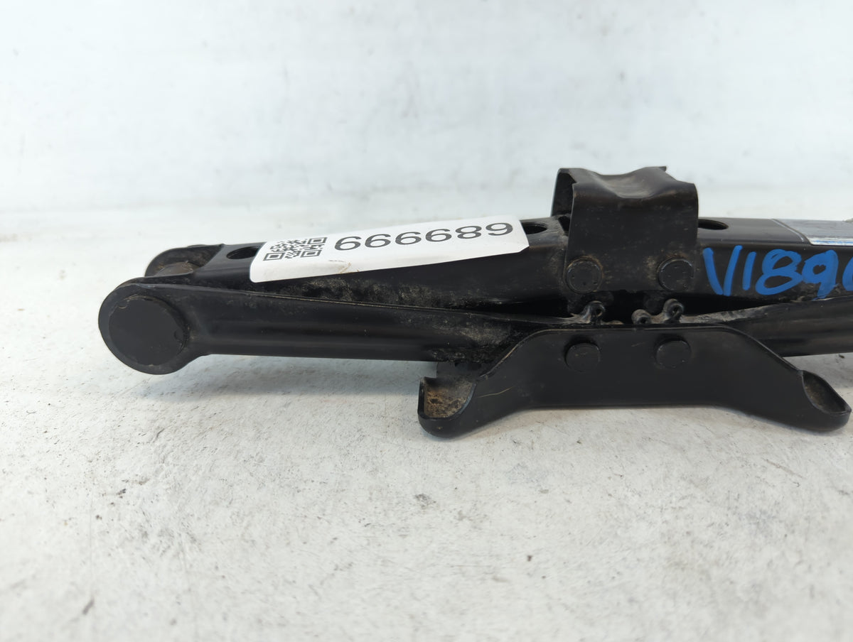 2013 Honda Civic Spare Scissor Car Jack 689999 - Oemusedautoparts1.com