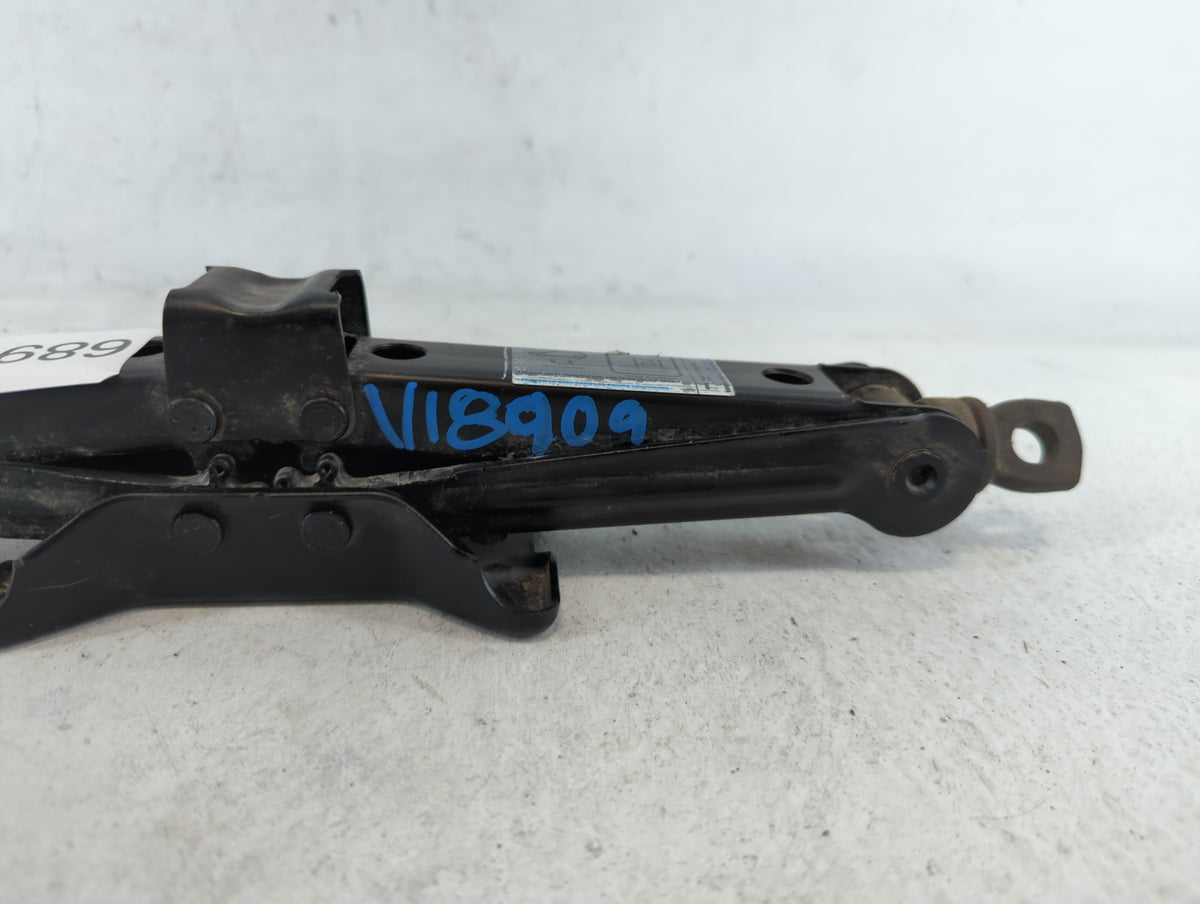 2013 Honda Civic Spare Scissor Car Jack 689999 - Oemusedautoparts1.com