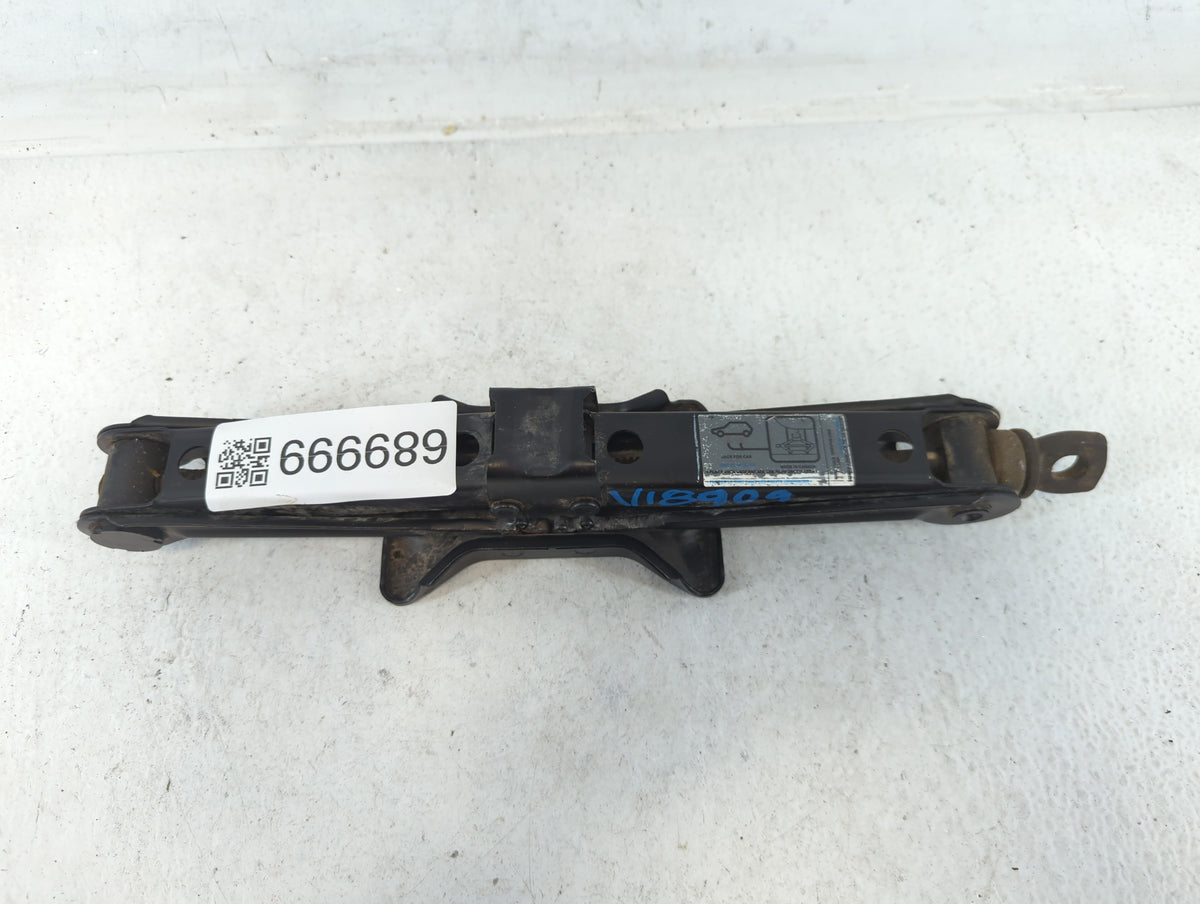 2013 Honda Civic Spare Scissor Car Jack 689999 - Oemusedautoparts1.com