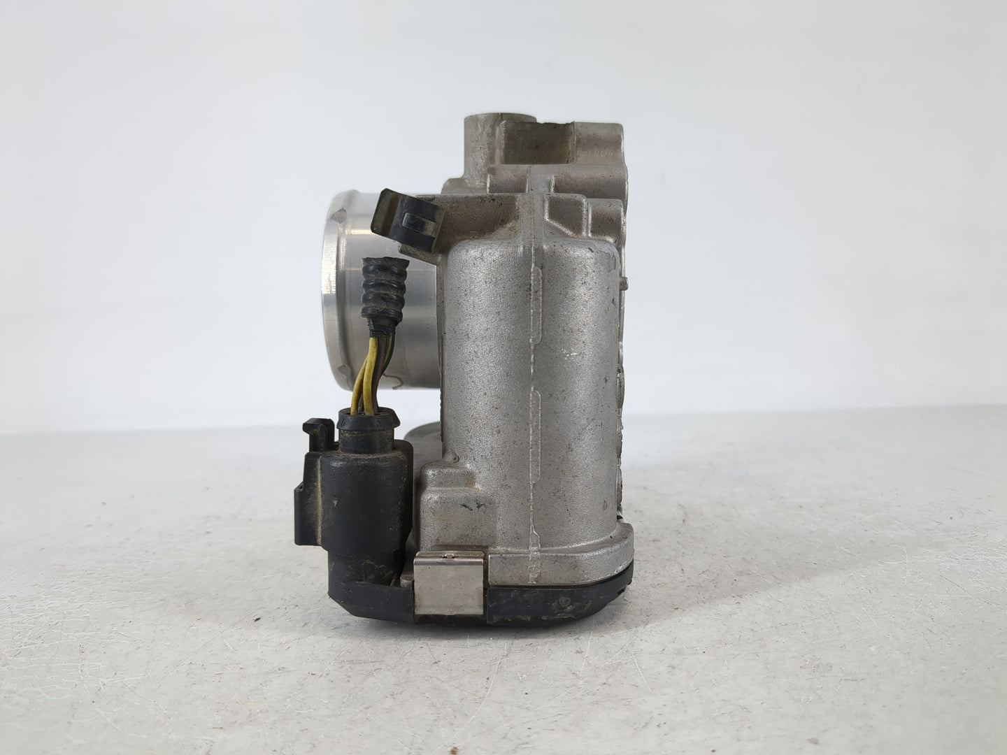 2010-2014 Honda Cr-V Throttle Body P/N:7S7G-9F991-CA Fits Fits 2010 2011 2012 2013 2014 2015 OEM Used Auto Parts - Oemusedau