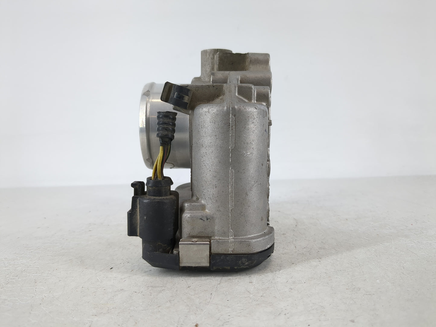 2010-2014 Honda Cr-V Throttle Body P/N:7S7G-9F991-CA Fits Fits 2010 2011 2012 2013 2014 2015 OEM Used Auto Parts - Oemusedau