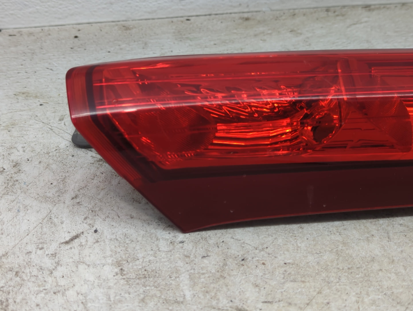 2012-2014 Honda Cr-V Tail Light Assembly Passenger Right OEM Fits Fits 2012 2013 2014 OEM Used Auto Parts - Oemusedautoparts