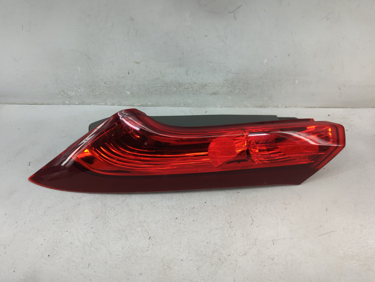2012-2014 Honda Cr-V Tail Light Assembly Driver Left OEM Fits Fits 2012 2013 2014 OEM Used Auto Parts - Oemusedautoparts1.co