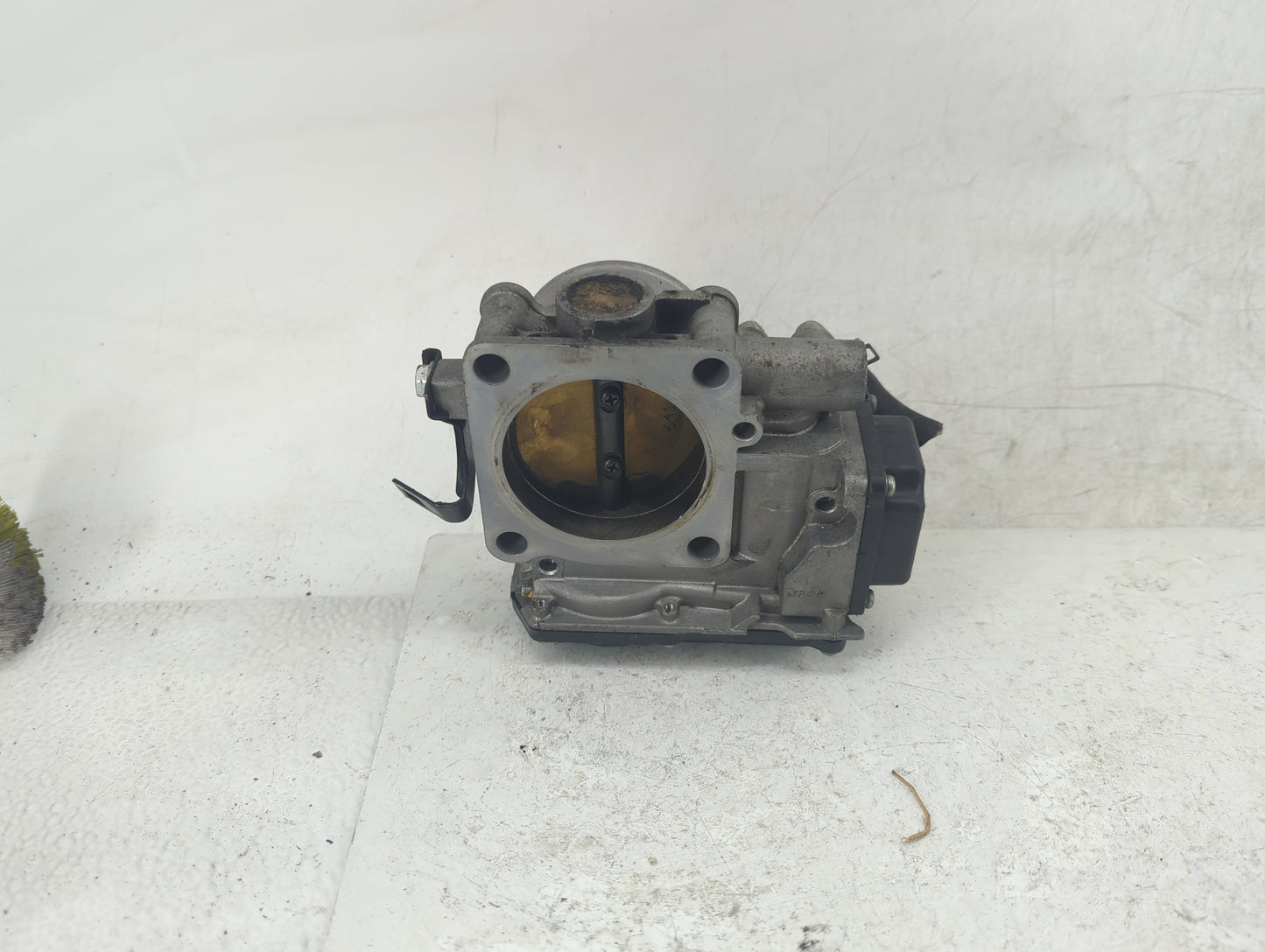 2010-2014 Honda Cr-V Throttle Body Fits Fits 2010 2011 2012 2013 2014 2015 OEM Used Auto Parts - Oemusedautoparts1.com