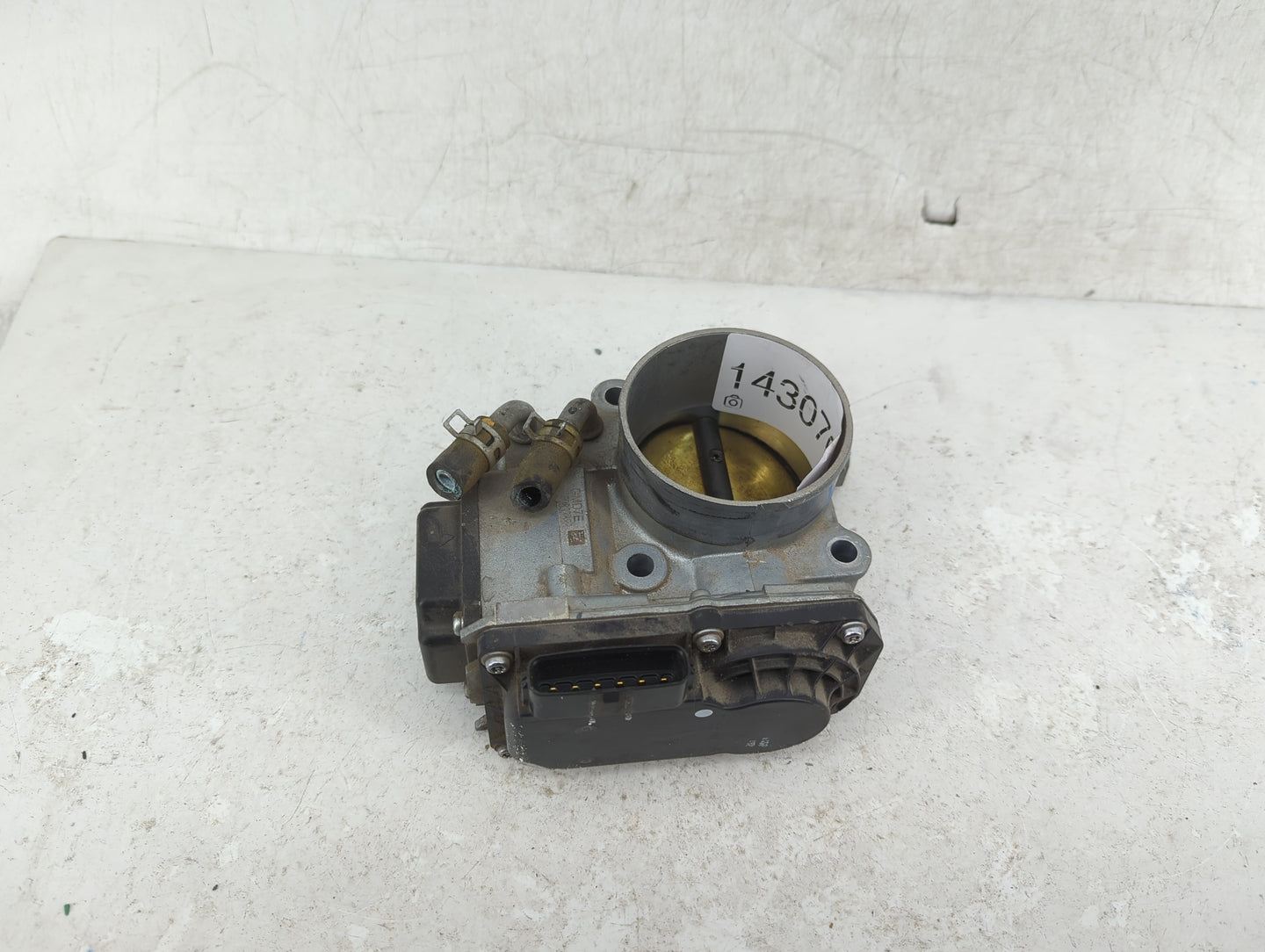 2010-2014 Honda Cr-V Throttle Body Fits Fits 2010 2011 2012 2013 2014 2015 OEM Used Auto Parts - Oemusedautoparts1.com