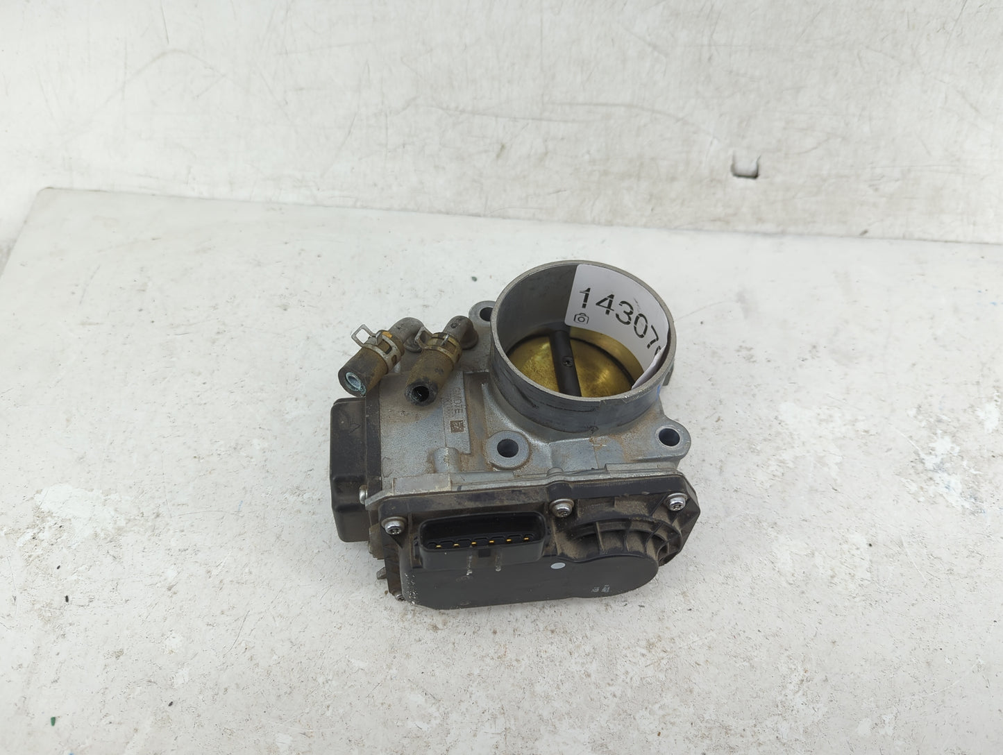 2010-2014 Honda Cr-V Throttle Body Fits Fits 2010 2011 2012 2013 2014 2015 OEM Used Auto Parts - Oemusedautoparts1.com