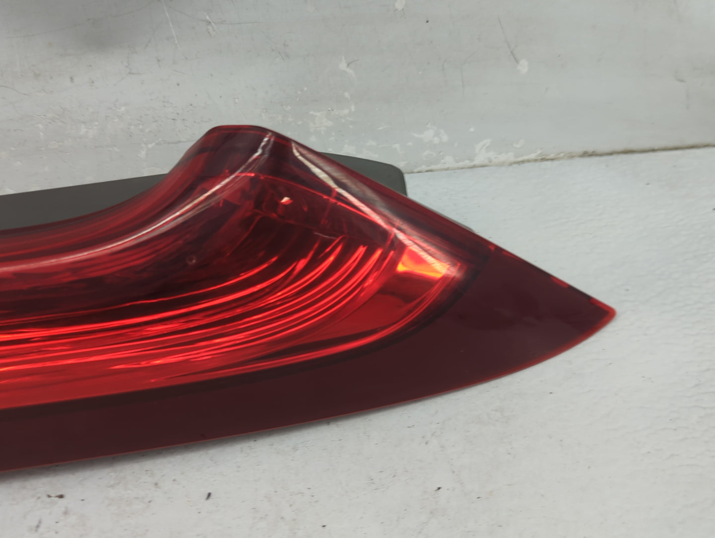2012-2014 Honda Cr-v Passenger Right Side Deck Lid Mounted Tail Light - Oemusedautoparts1.com