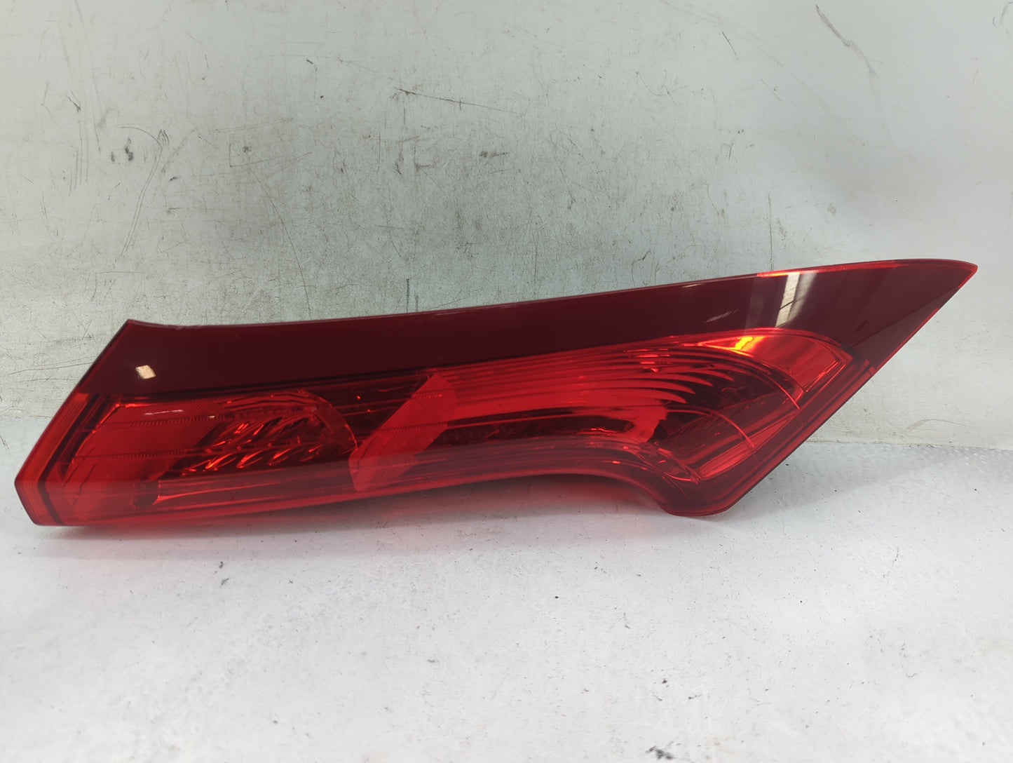 2012-2014 Honda Cr-v Driver Left Side Deck Lid Mounted Tail Light Red - Oemusedautoparts1.com