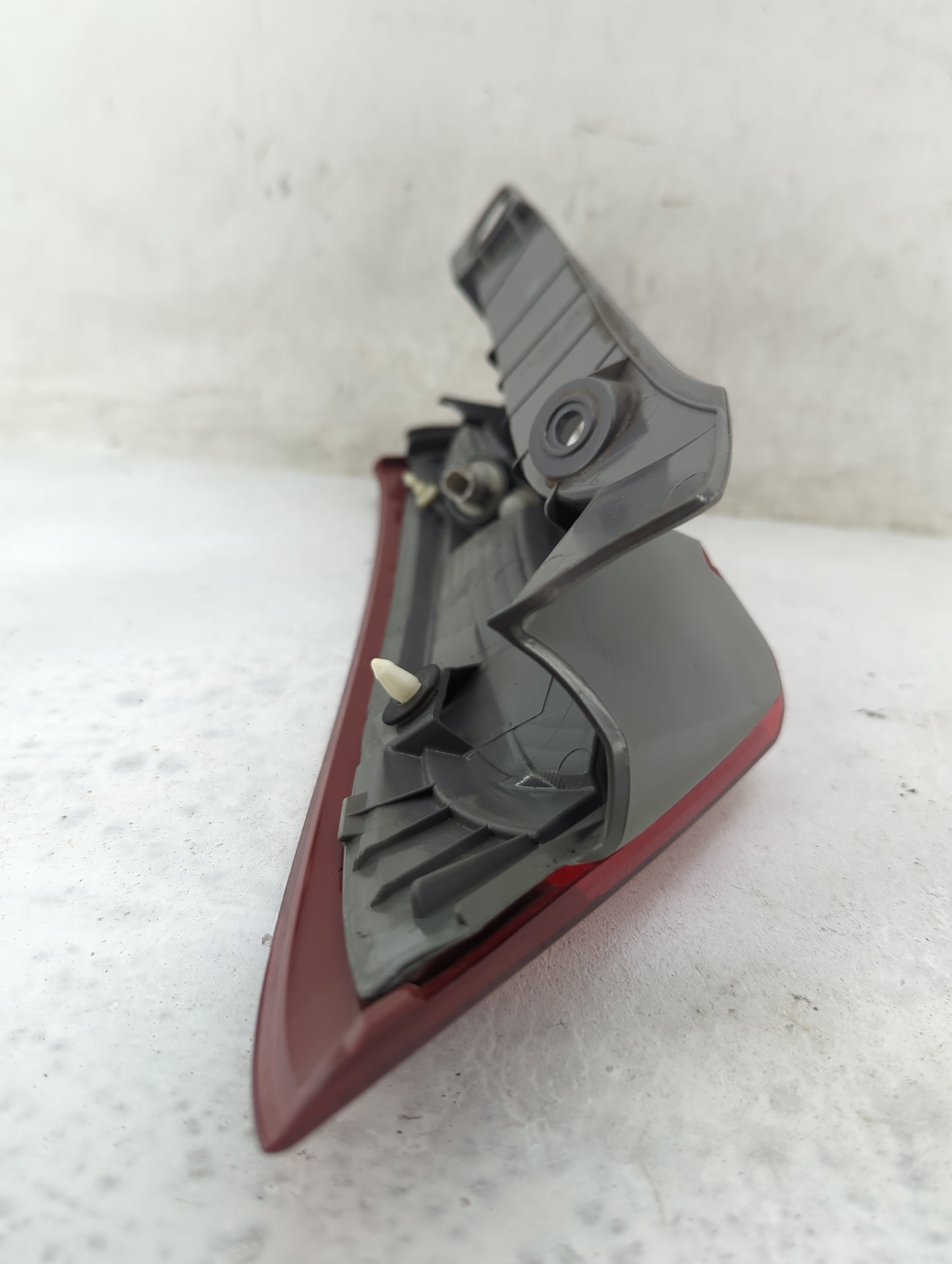 2012-2014 Honda Cr-v Driver Left Side Deck Lid Mounted Tail Light Red - Oemusedautoparts1.com