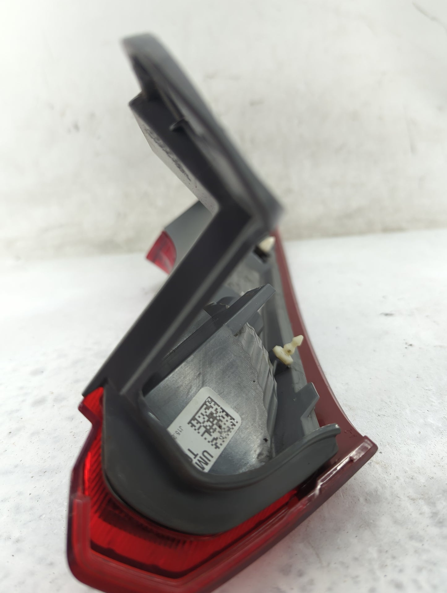 2012-2014 Honda Cr-v Driver Left Side Deck Lid Mounted Tail Light Red - Oemusedautoparts1.com
