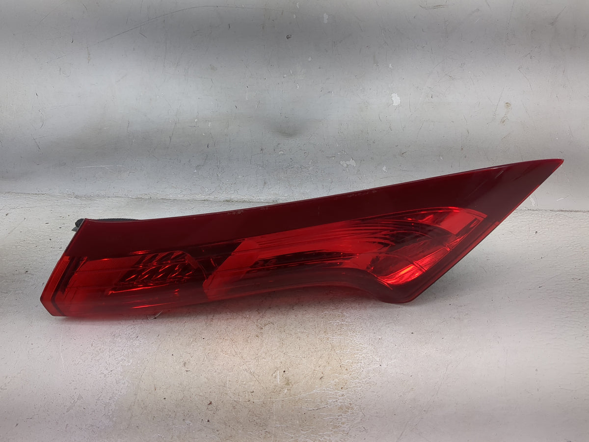 2012-2014 Honda Cr-v Driver Left Side Deck Lid Mounted Tail Light Red 1512600 - Oemusedautoparts1.com