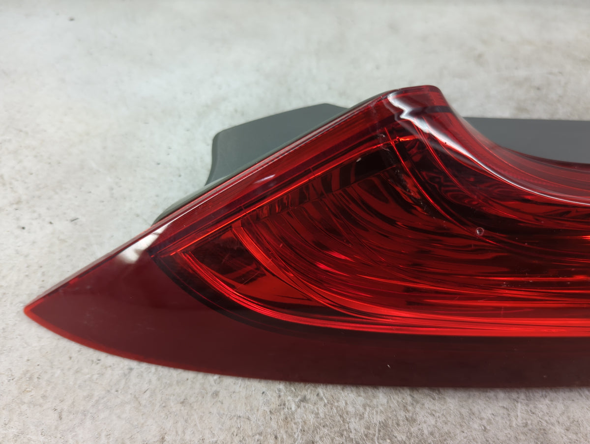 2012-2014 Honda Cr-V Tail Light Assembly Driver Left OEM P/N:UG16CX T0AA A0 Fits Fits 2012 2013 2014 OEM Used Auto Parts - O