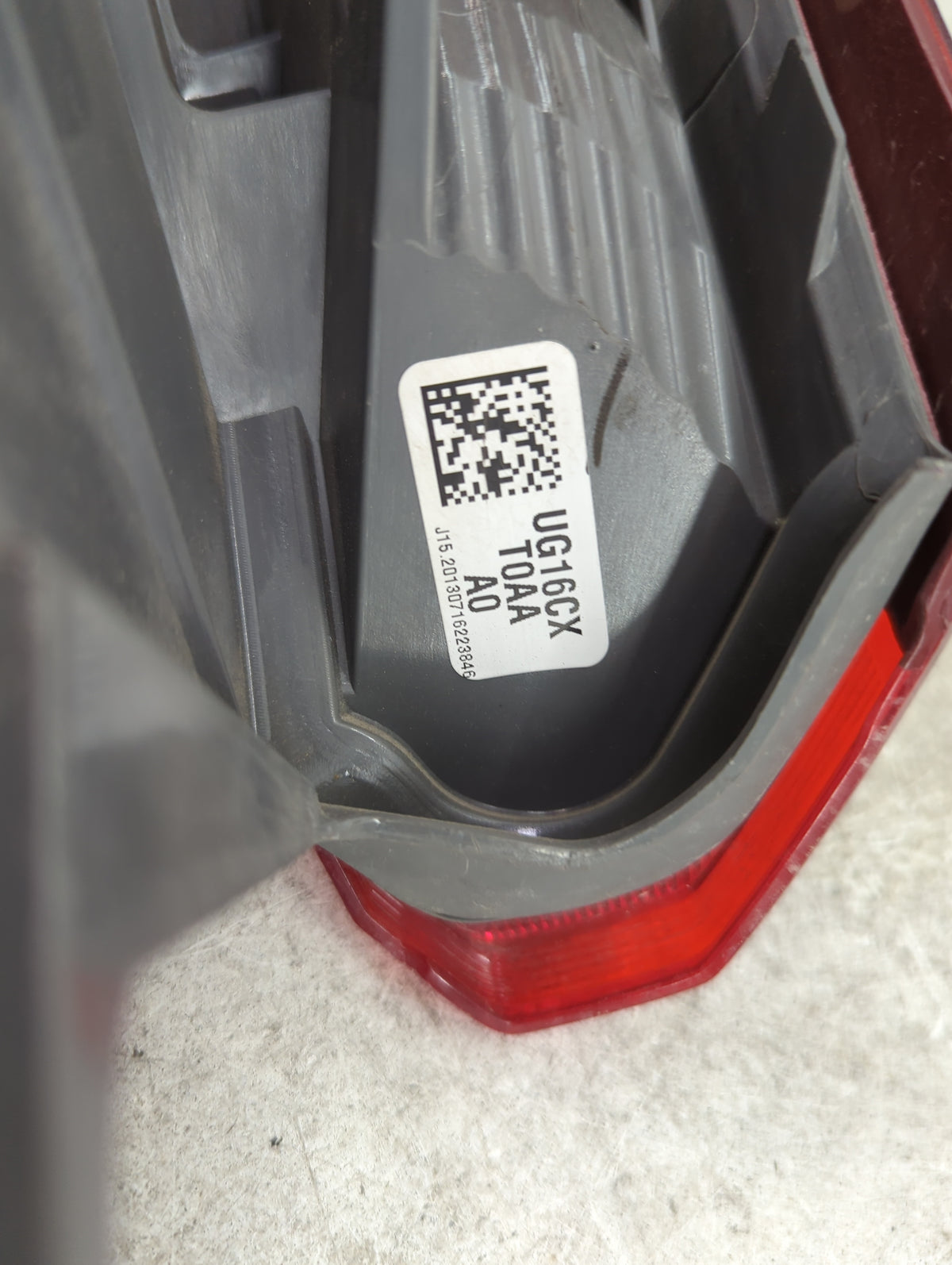 2012-2014 Honda Cr-V Tail Light Assembly Driver Left OEM P/N:UG16CX T0AA A0 Fits Fits 2012 2013 2014 OEM Used Auto Parts - O