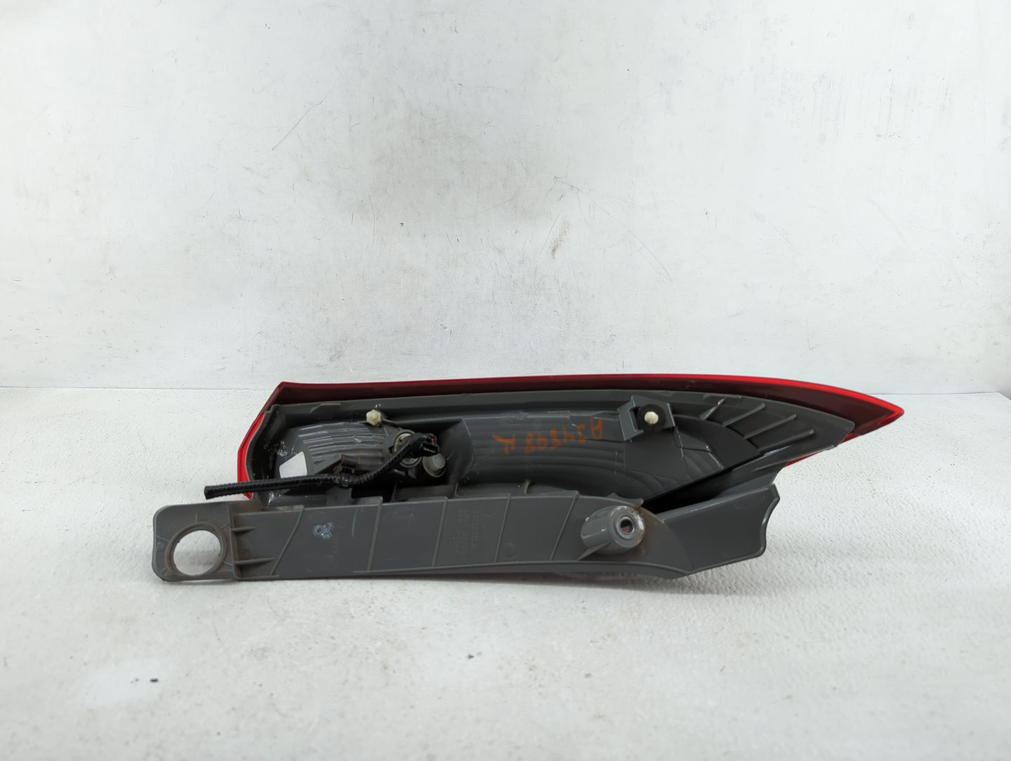 2012-2014 Honda Cr-V Tail Light Assembly Passenger Right OEM P/N:UM08CZT0AA UF09DXT0AA Fits Fits 2012 2013 2014 OEM Used Aut