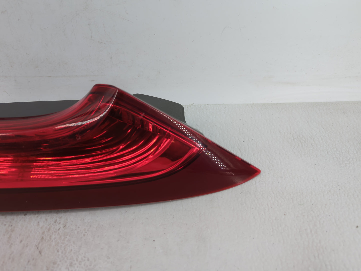 2012-2014 Honda Cr-V Tail Light Assembly Passenger Right OEM P/N:UN14BXT0AAA0 UK30CXT0AA, UP11CXT0AAA0 Fits Fits 2012 2013 2