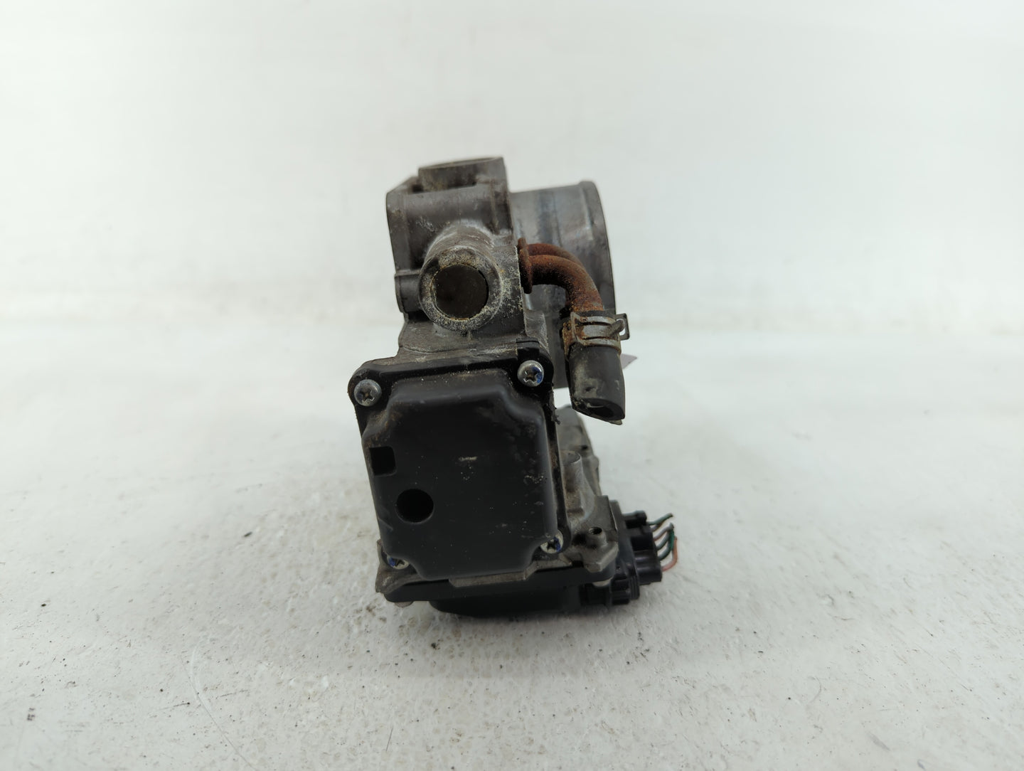 2010-2013 Honda Cr-V Throttle Body P/N:GMD7E GME1A Fits Fits 2010 2011 2012 2013 2014 OEM Used Auto Parts - Oemusedautoparts