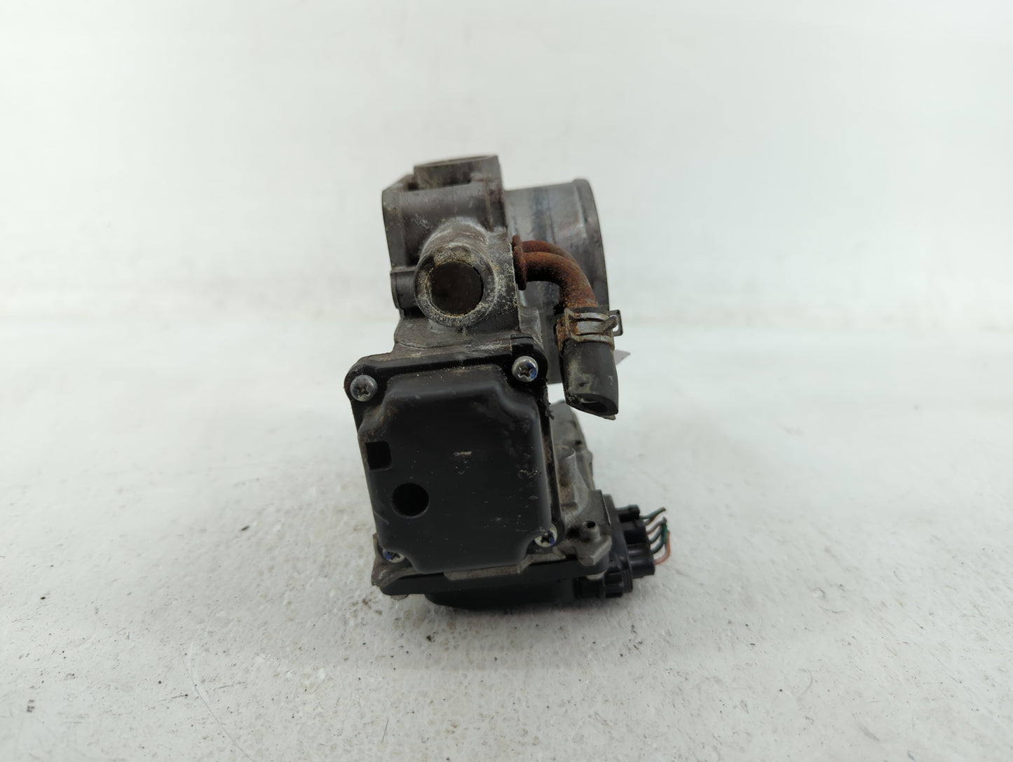 2010-2013 Honda Cr-V Throttle Body P/N:GMD7E GME1A Fits Fits 2010 2011 2012 2013 2014 OEM Used Auto Parts - Oemusedautoparts