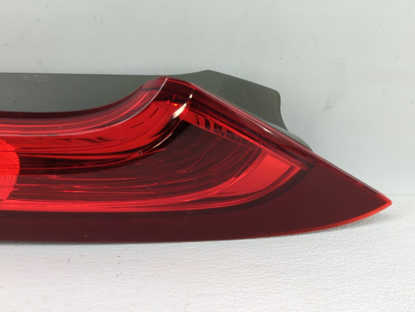 2012-2014 Honda Cr-V Tail Light Assembly Passenger Right OEM P/N:UD11CZT0AAA0 UK16DXT0AAA0, UK30CXT0AA Fits Fits 2012 2013 2