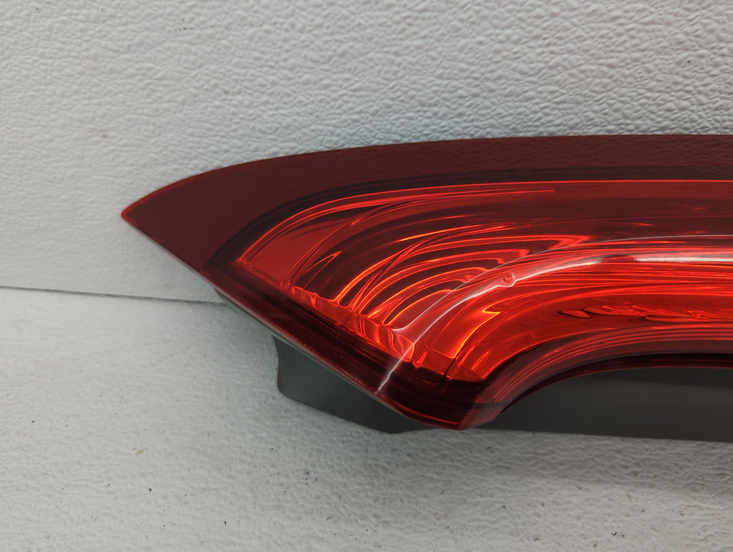 2012-2014 Honda Cr-V Tail Light Assembly Passenger Right OEM P/N:UB03DYT0AAA0 UE23CXT0AAA0, UP18BYTOAAAO Fits Fits 2012 2013