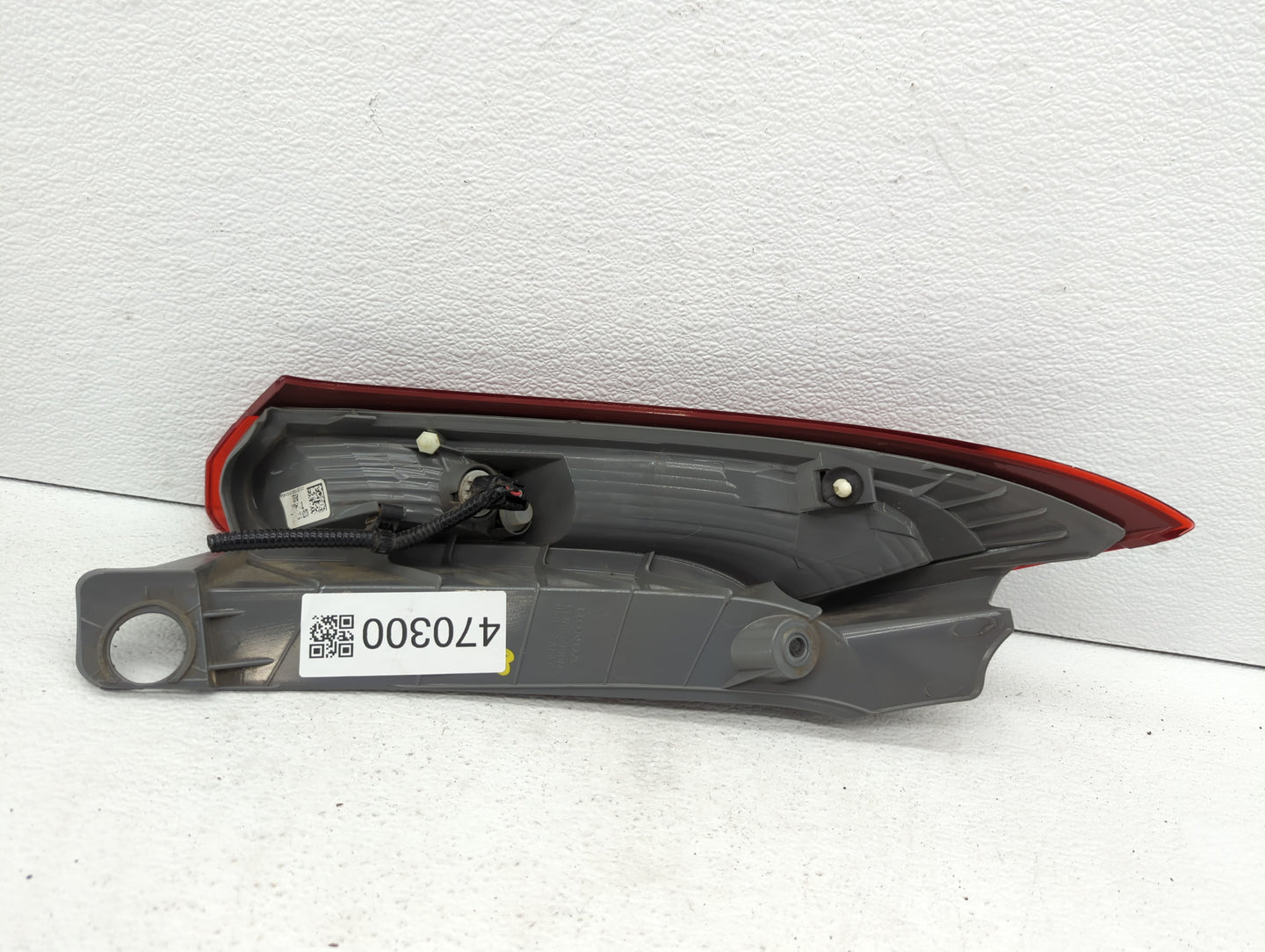 2012-2014 Honda Cr-V Tail Light Assembly Passenger Right OEM P/N:UB10CZT0AAA0 UE23CXT0AAA0, UP18BYTOAAAO Fits Fits 2012 2013