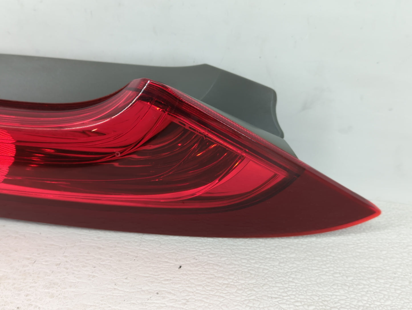 2012-2014 Honda Cr-V Tail Light Assembly Passenger Right OEM P/N:UE23CXT0AAA0 UP18BYTOAAAO, UA21CXT0AAA0 Fits Fits 2012 2013