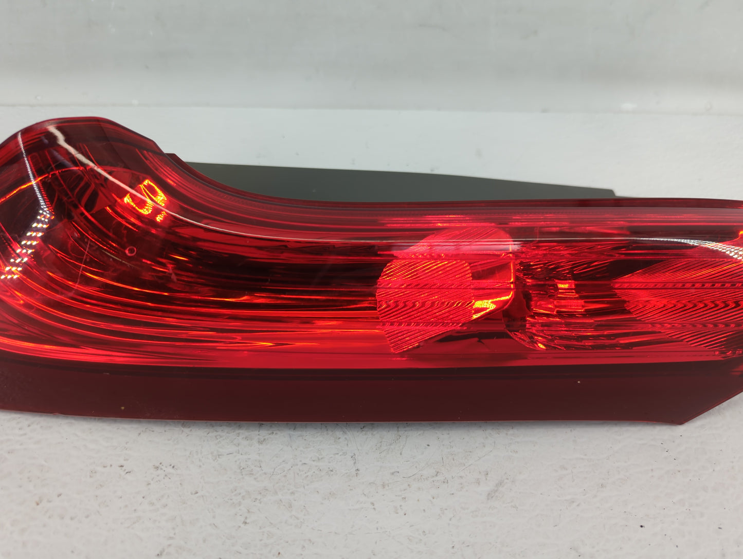 2012-2014 Honda Cr-V Tail Light Assembly Driver Left OEM P/N:UA30DX T0AA A0 UA04CX T0AA A0 Fits Fits 2012 2013 2014 OEM Used