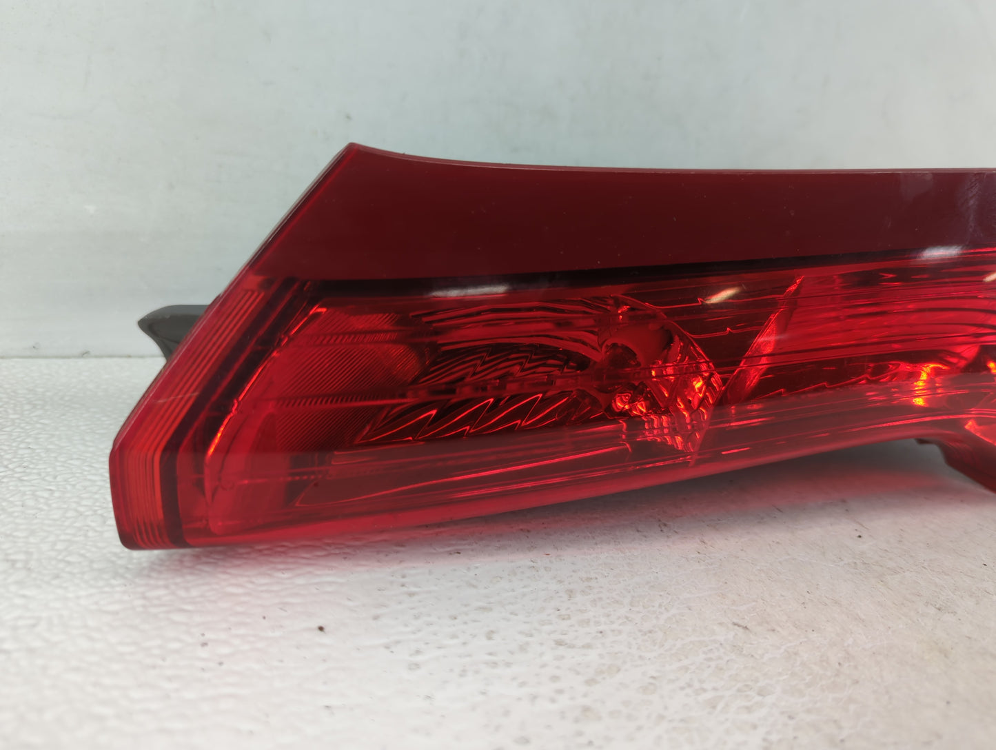 2012-2014 Honda Cr-V Tail Light Assembly Driver Left OEM P/N:UG29CXT0AAA0 Fits Fits 2012 2013 2014 OEM Used Auto Parts - Oem