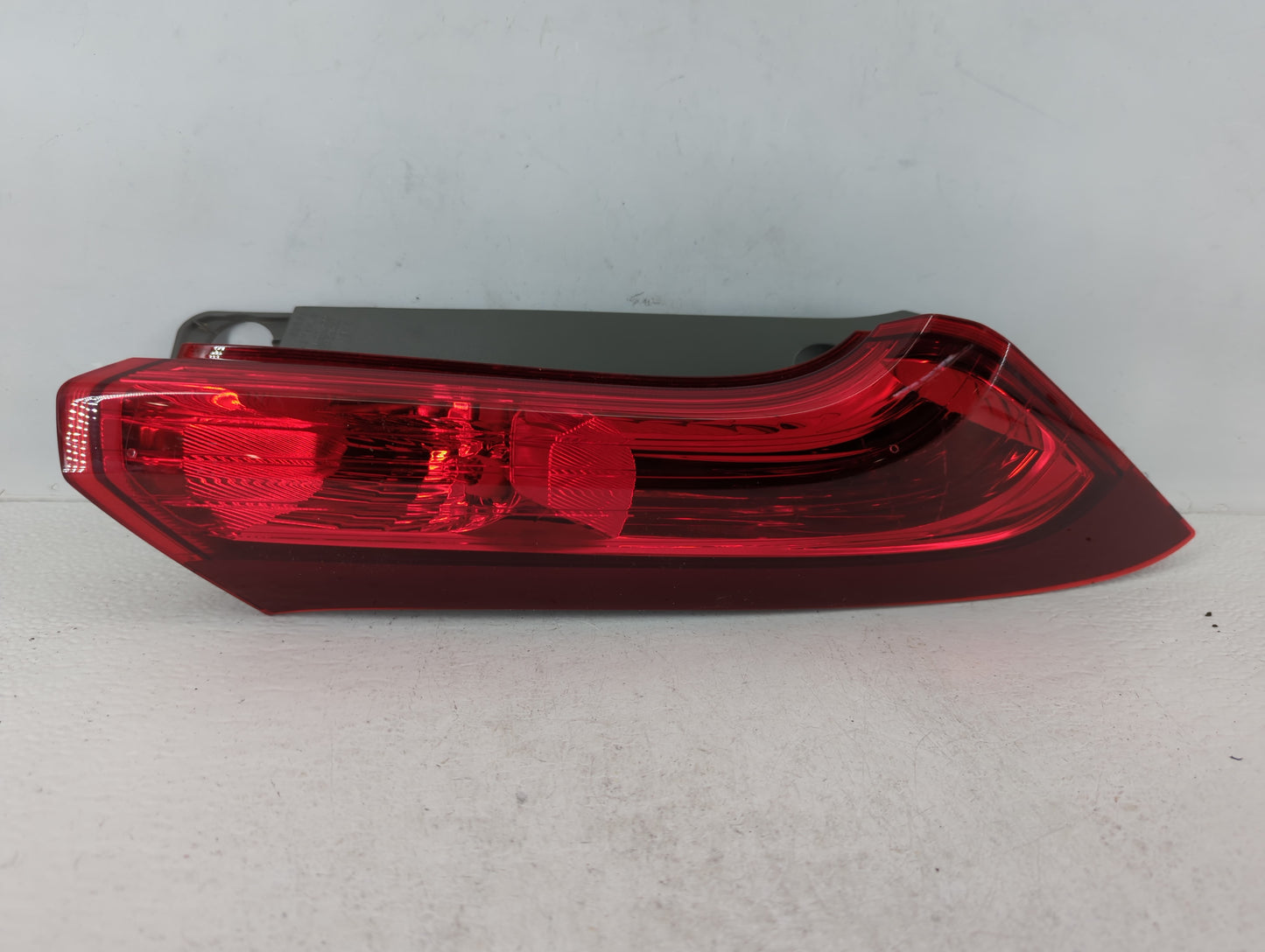 2012-2014 Honda Cr-V Tail Light Assembly Passenger Right OEM P/N:UM03BX-T0AAA0 Fits Fits 2012 2013 2014 OEM Used Auto Parts 