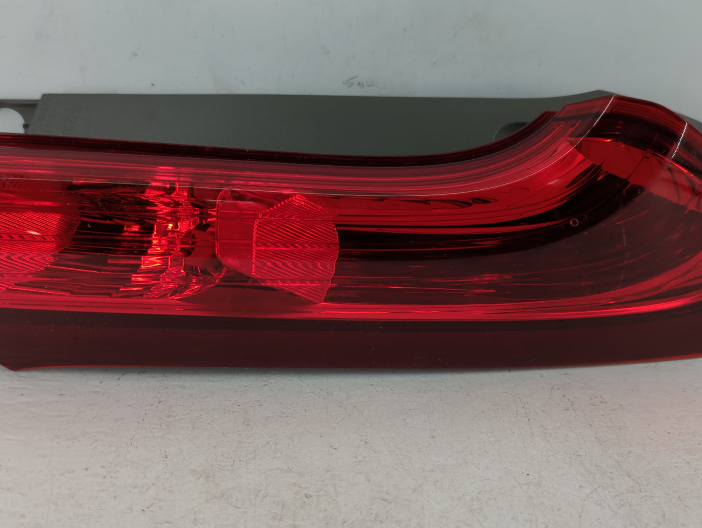 2012-2014 Honda Cr-V Tail Light Assembly Passenger Right OEM P/N:UM03BX-T0AAA0 Fits Fits 2012 2013 2014 OEM Used Auto Parts 