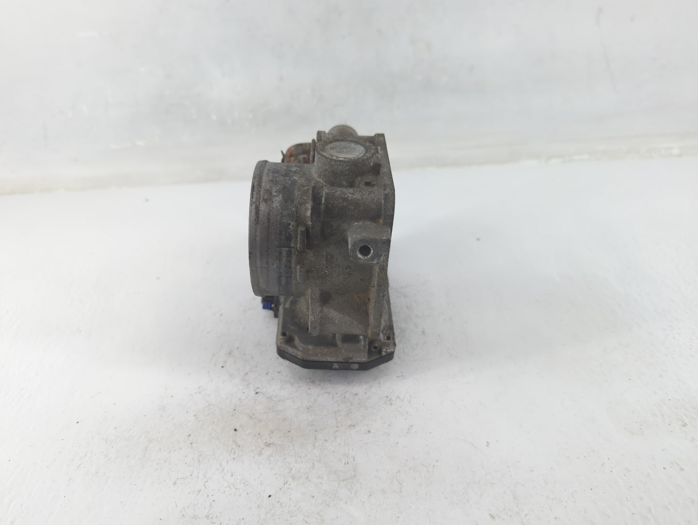 2010-2014 Honda Cr-V Throttle Body Fits Fits 2010 2011 2012 2013 2014 2015 OEM Used Auto Parts - Oemusedautoparts1.com
